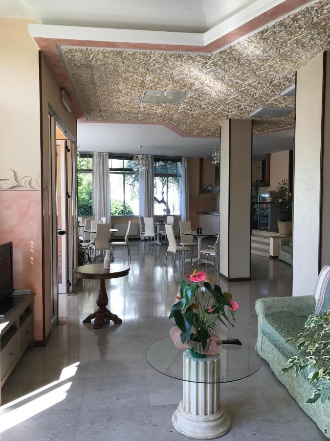 Albergo Villa Angela Тосколано-Мадерно Экстерьер фото