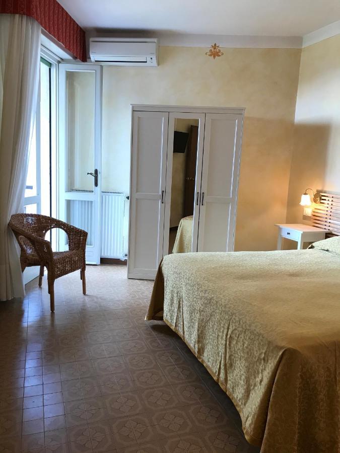Albergo Villa Angela Тосколано-Мадерно Экстерьер фото